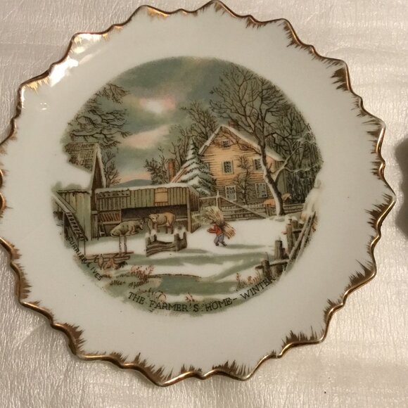 Vintage set of 4 Currier & Ives gold rimmed porcelain plates - Picture 3 of 7